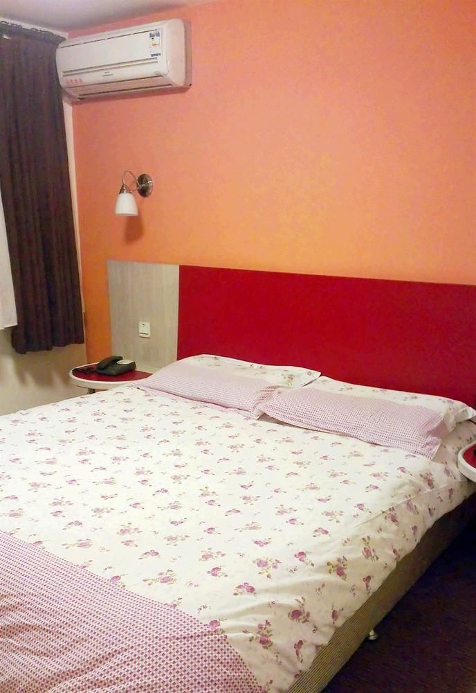 Hotel 168 *
